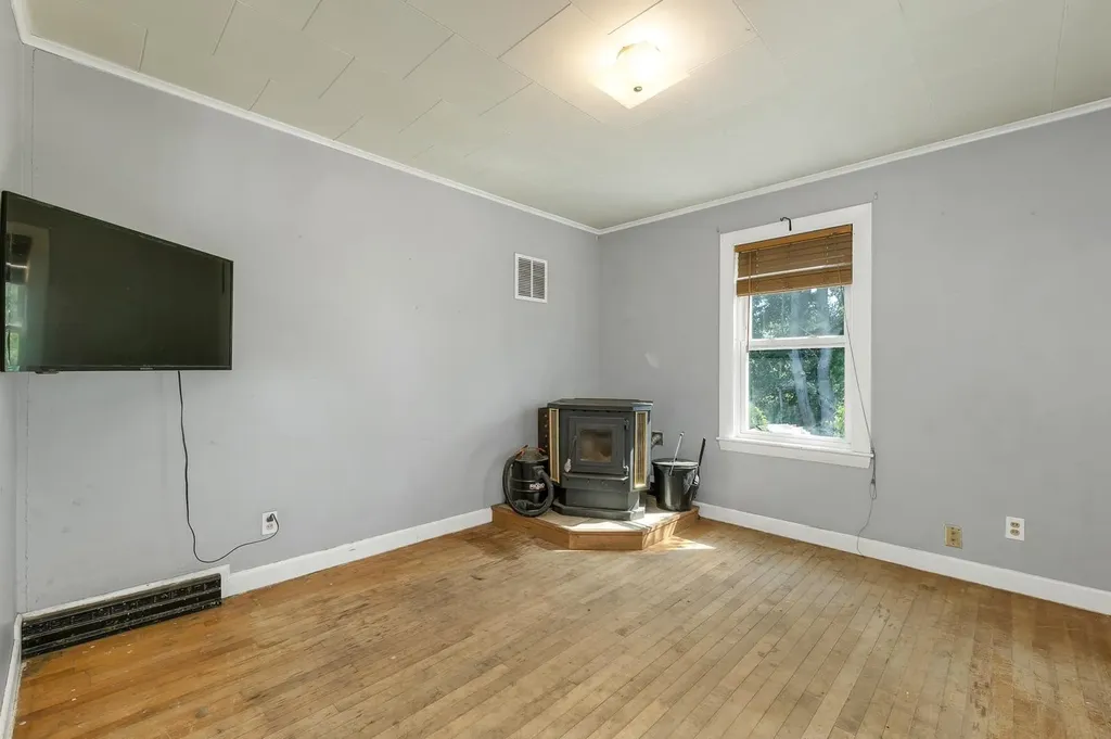 7 Maple Street Farmington NH 03835