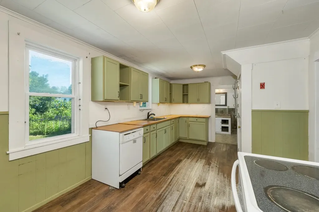 7 Maple Street Farmington NH 03835
