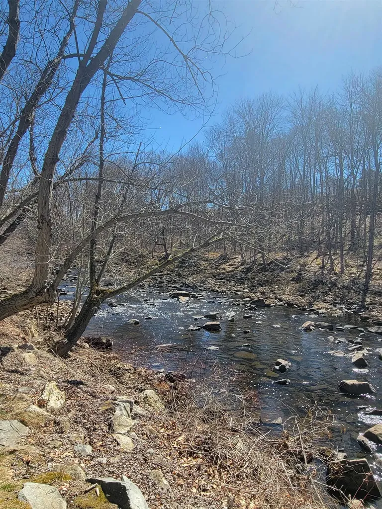 8 Mill Falls Road Pembroke NH 03275