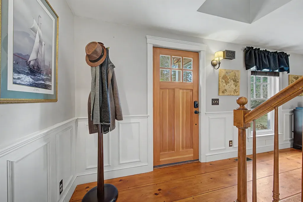 61 South Brook Circle Bradford NH 03221