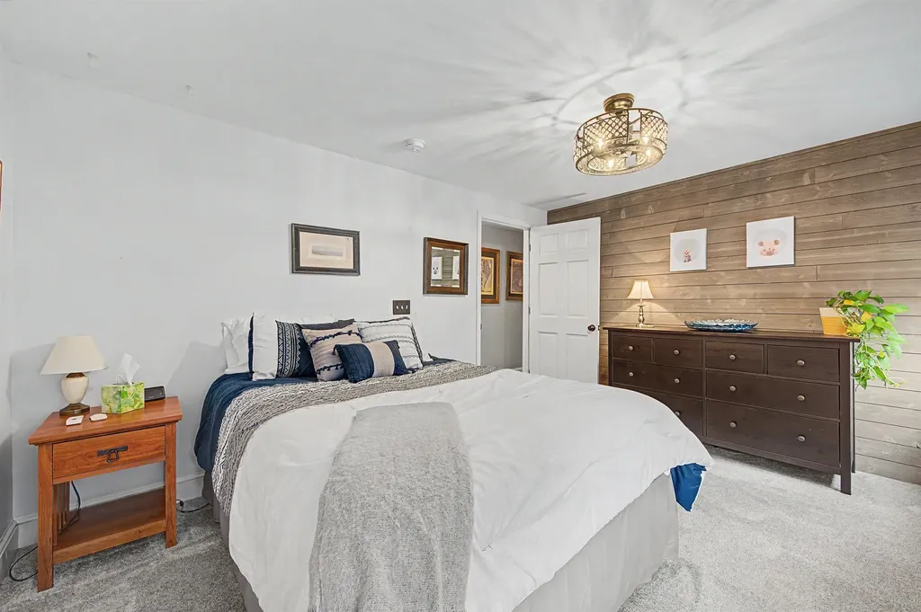 61 South Brook Circle Bradford NH 03221