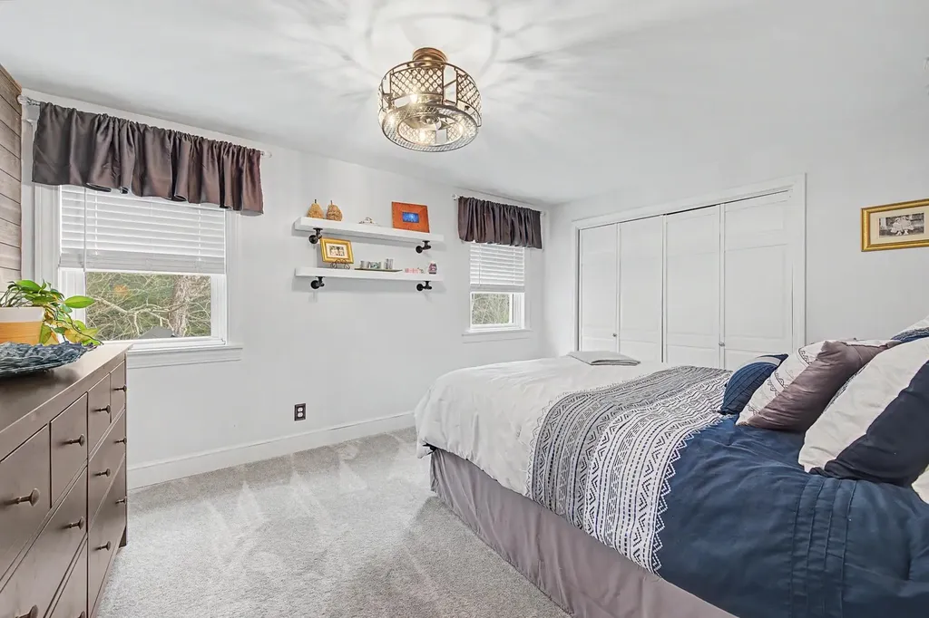 61 South Brook Circle Bradford NH 03221