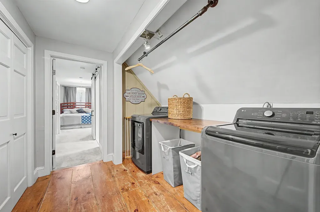 61 South Brook Circle Bradford NH 03221