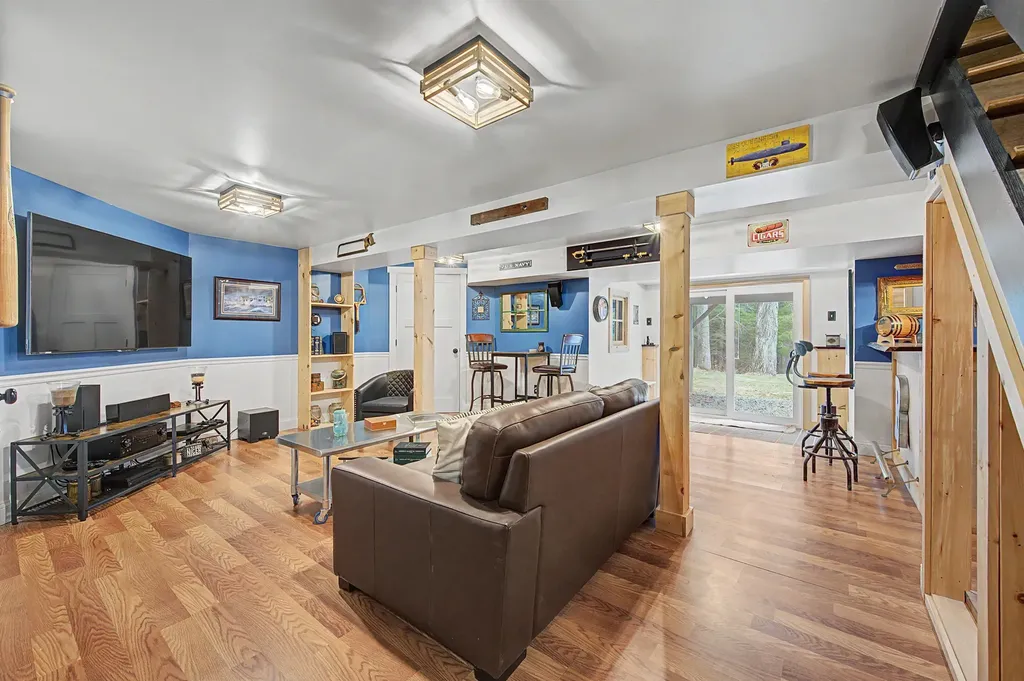 61 South Brook Circle Bradford NH 03221