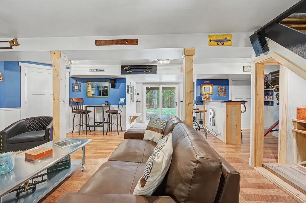 61 South Brook Circle Bradford NH 03221