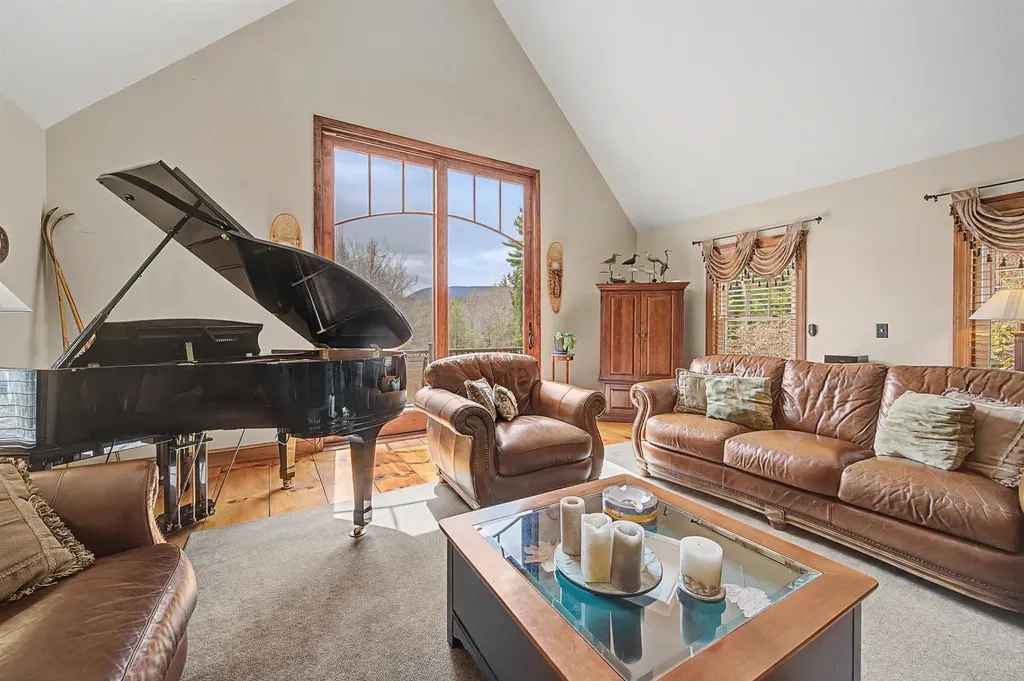 61 South Brook Circle Bradford NH 03221