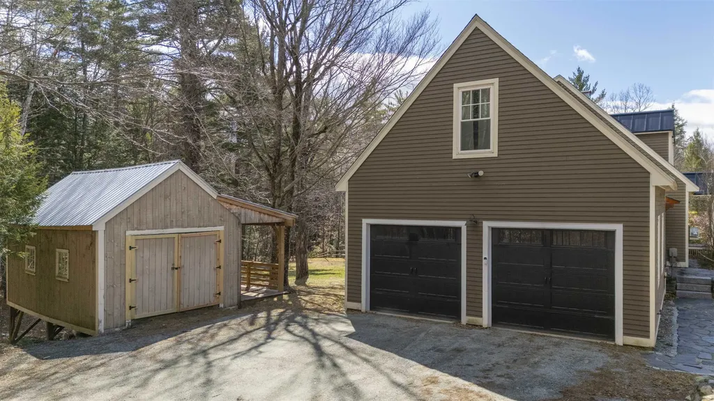 61 South Brook Circle Bradford NH 03221