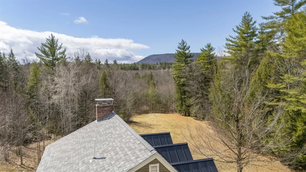 61 South Brook Circle Bradford NH 03221