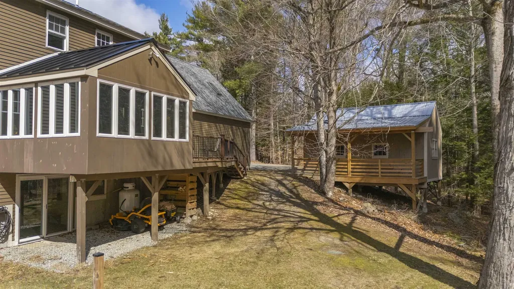 61 South Brook Circle Bradford NH 03221