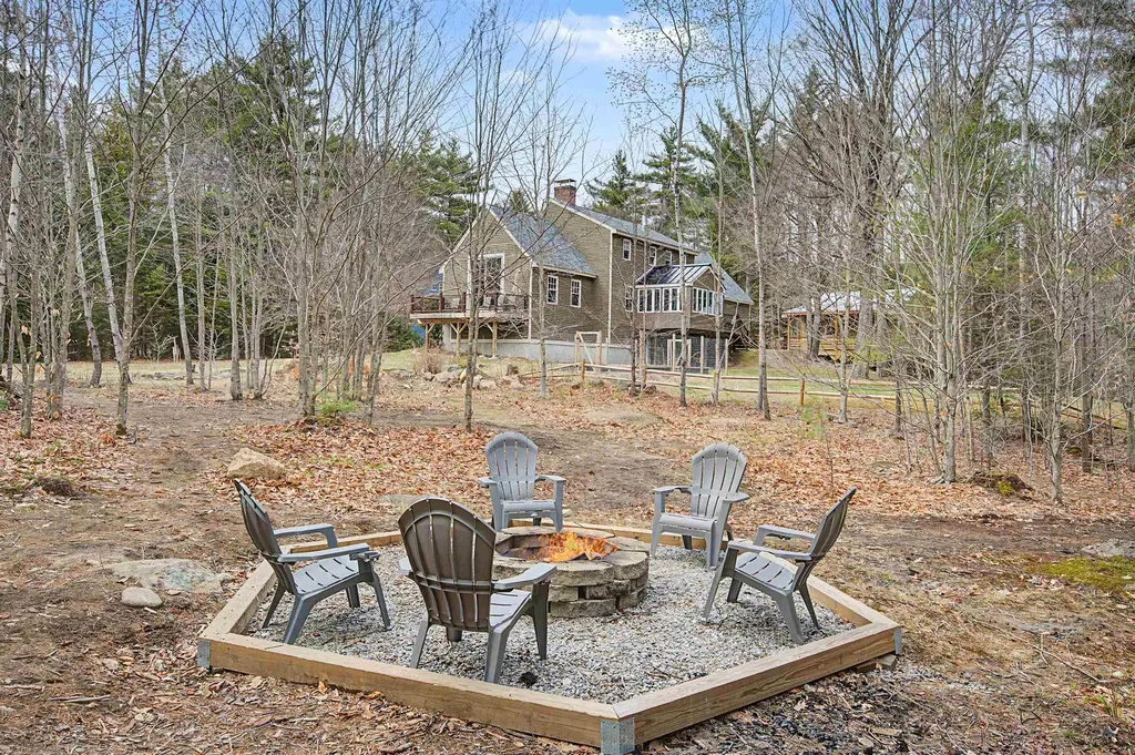 61 South Brook Circle Bradford NH 03221