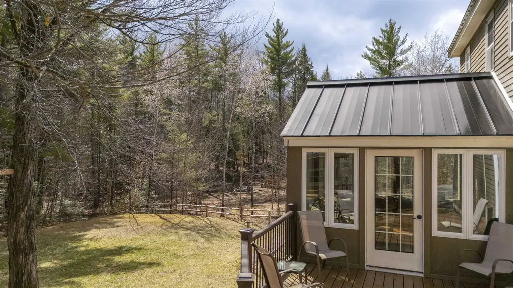 61 South Brook Circle Bradford NH 03221