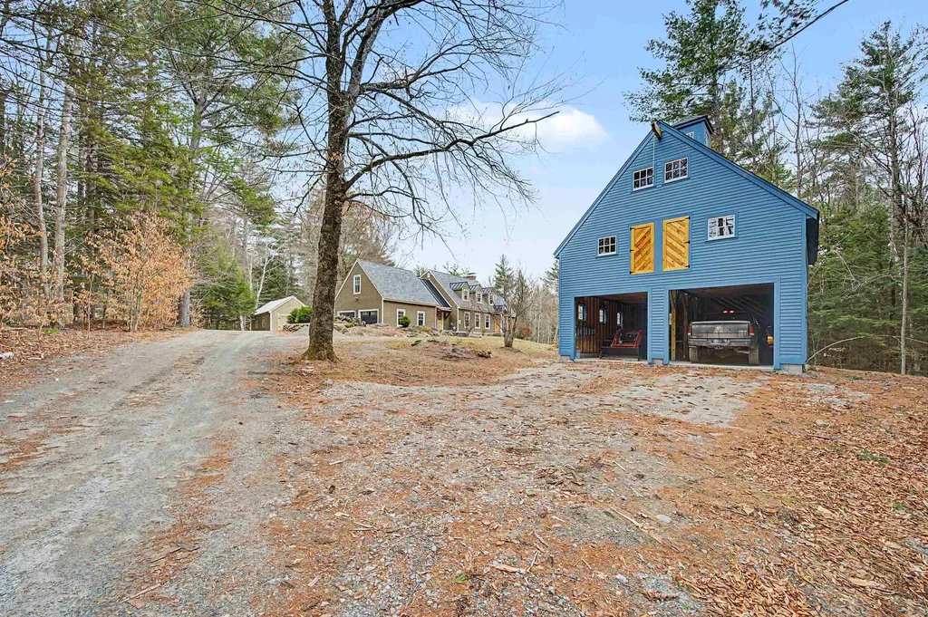 61 South Brook Circle Bradford NH 03221