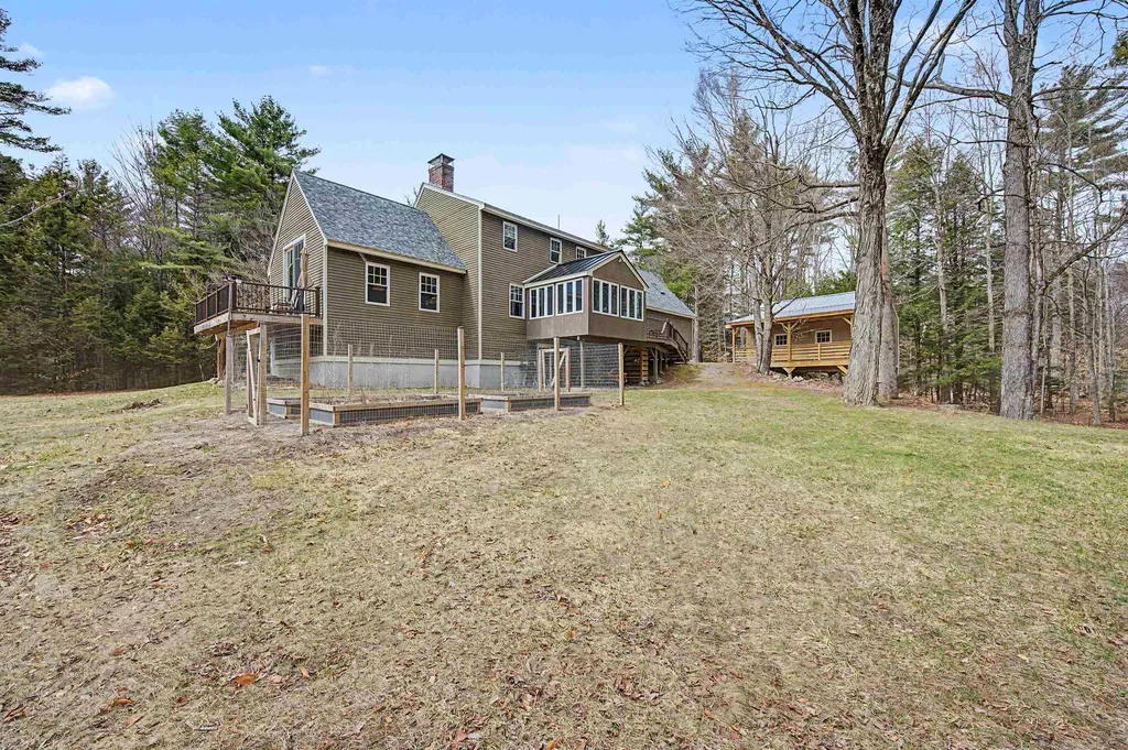 61 South Brook Circle Bradford NH 03221