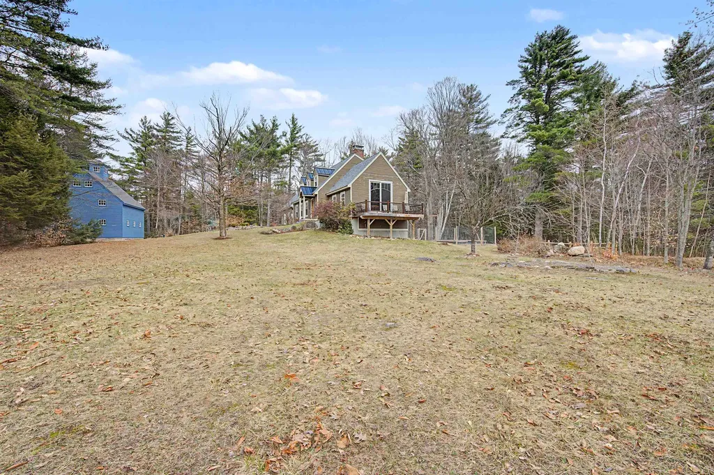 61 South Brook Circle Bradford NH 03221