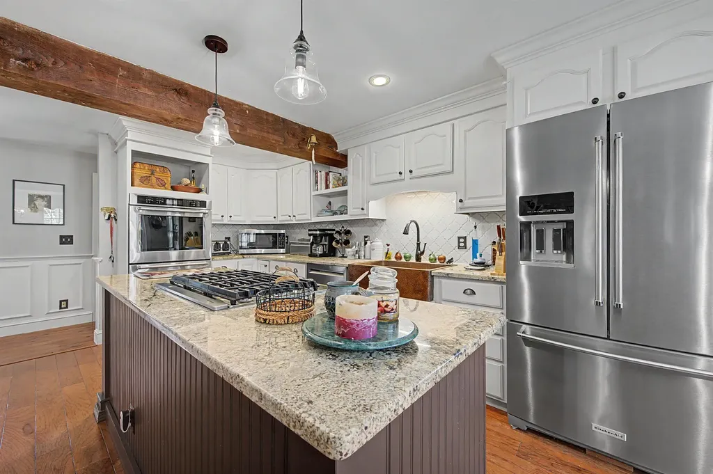 61 South Brook Circle Bradford NH 03221