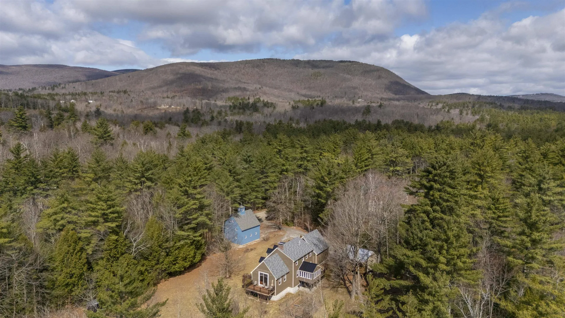 61 South Brook Circle Bradford NH 03221