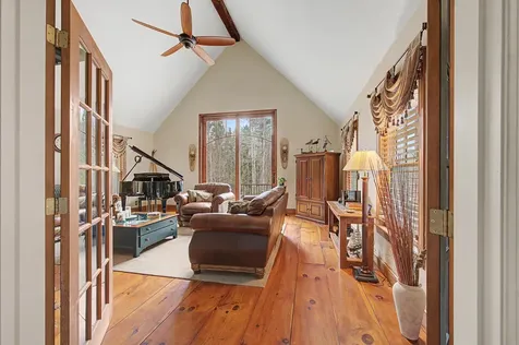 61 South Brook Circle Bradford NH 03221