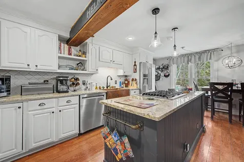 61 South Brook Circle Bradford NH 03221