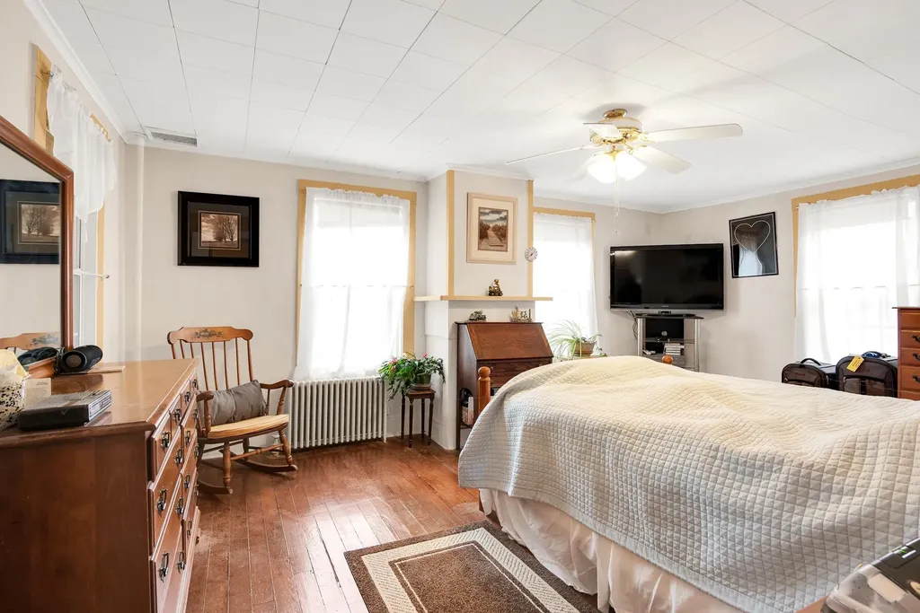 671 Washington Street Barrington NH 03825