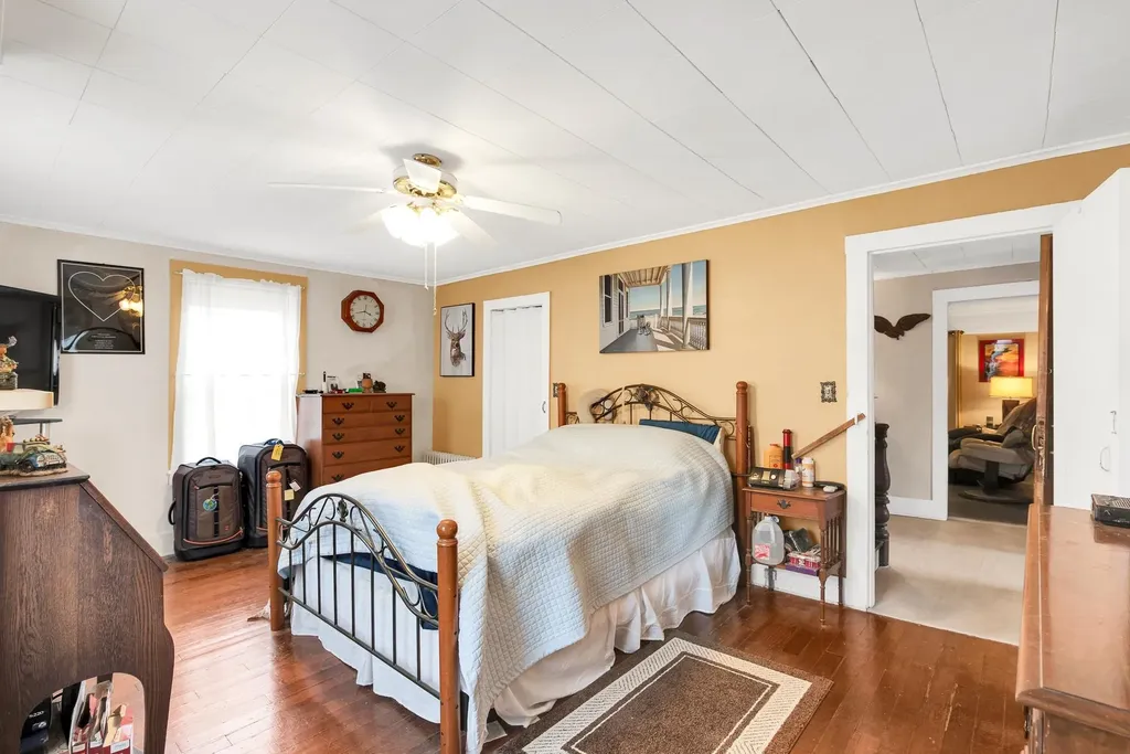 671 Washington Street Barrington NH 03825