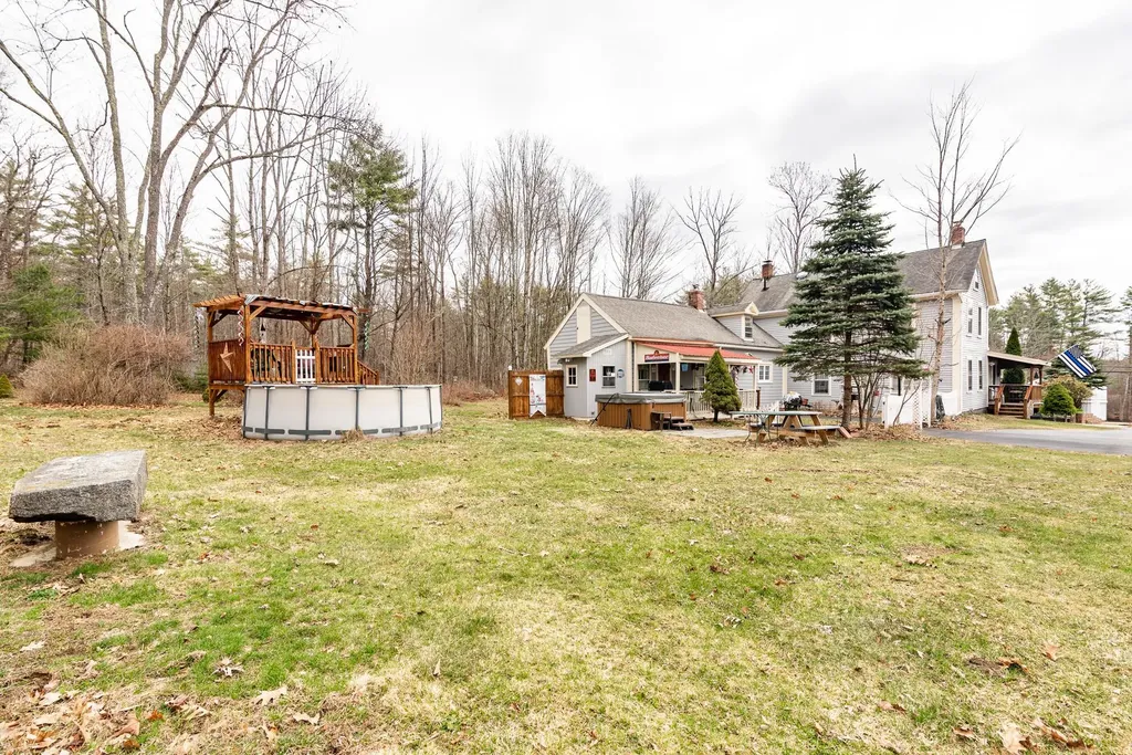 671 Washington Street Barrington NH 03825