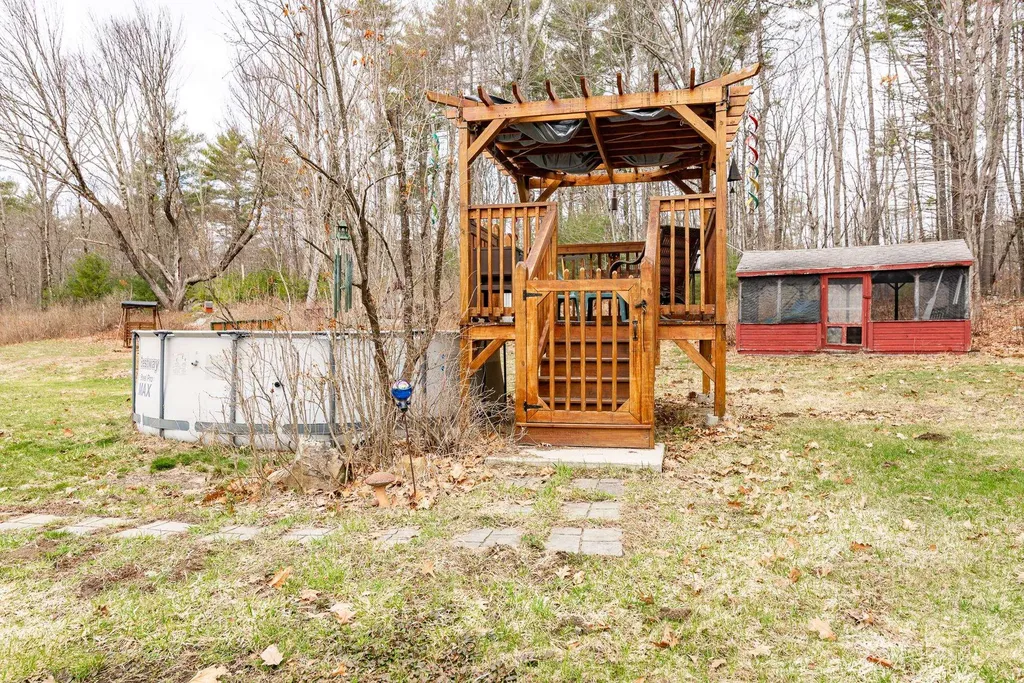 671 Washington Street Barrington NH 03825