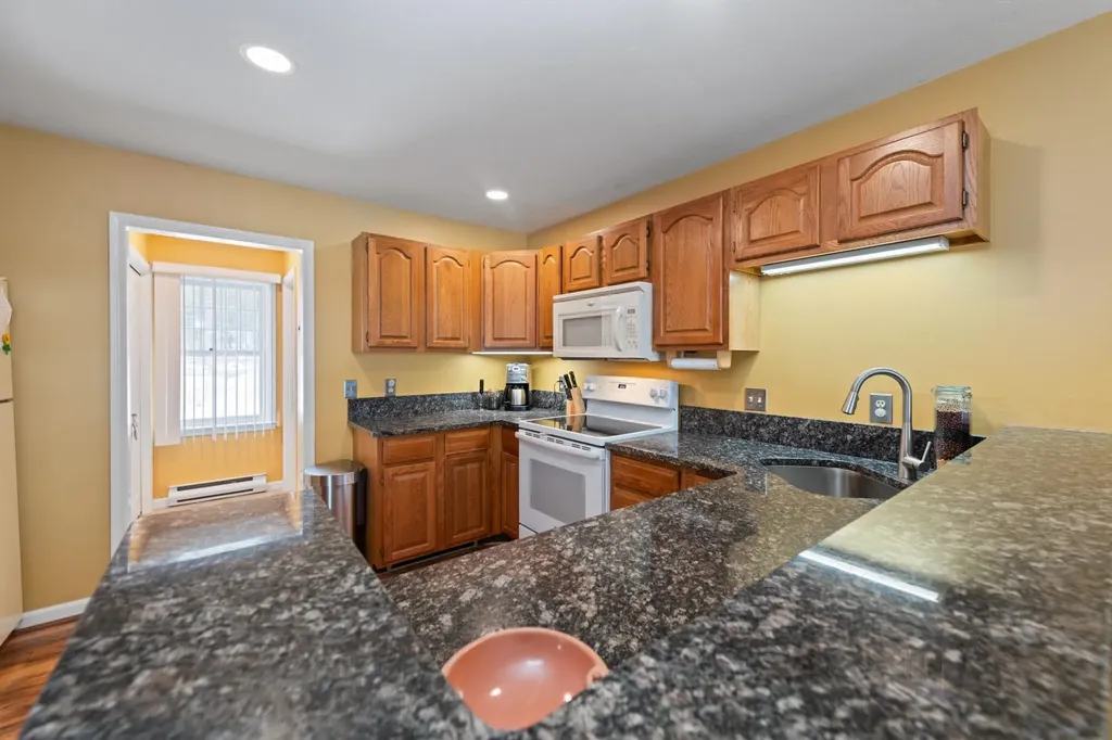 7 Muirfield Lane Holderness NH 03245
