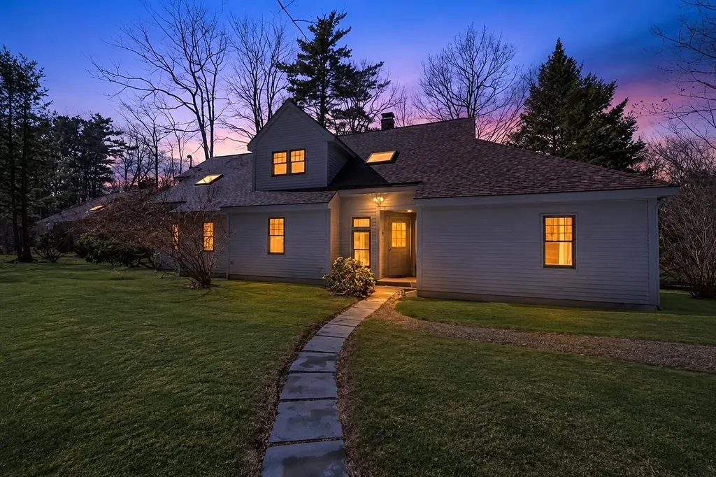7 Muirfield Lane Holderness NH 03245