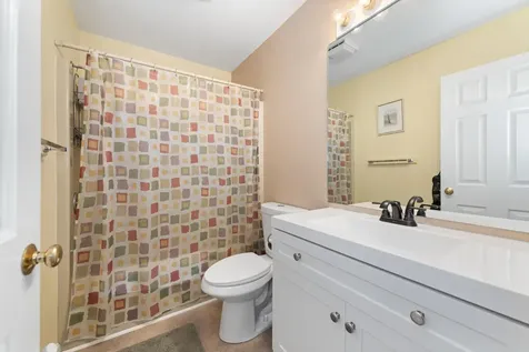 7 Muirfield Lane Holderness NH 03245