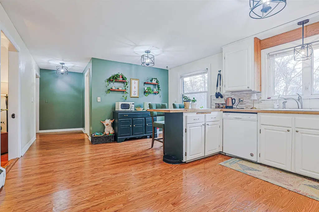 22 Tyler Street Salem NH 03079