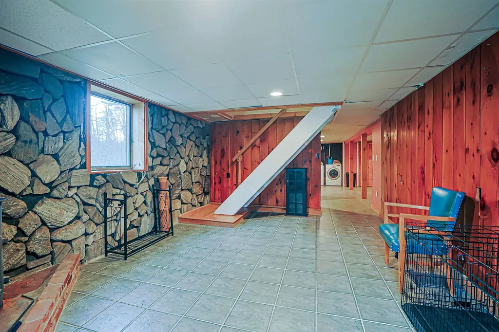 22 Tyler Street Salem NH 03079