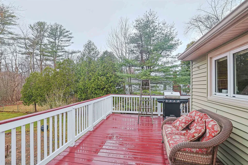 22 Tyler Street Salem NH 03079