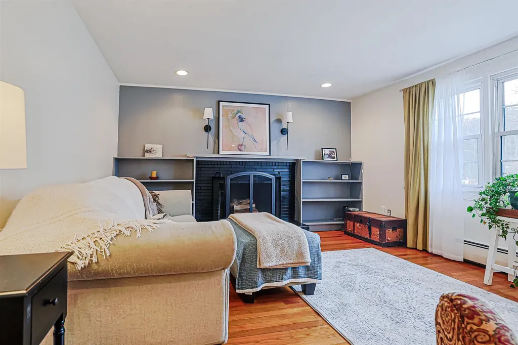 22 Tyler Street Salem NH 03079