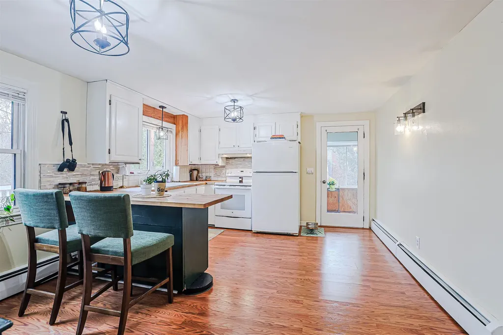 22 Tyler Street Salem NH 03079