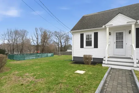 599 Brunelle Avenue Manchester NH 03103