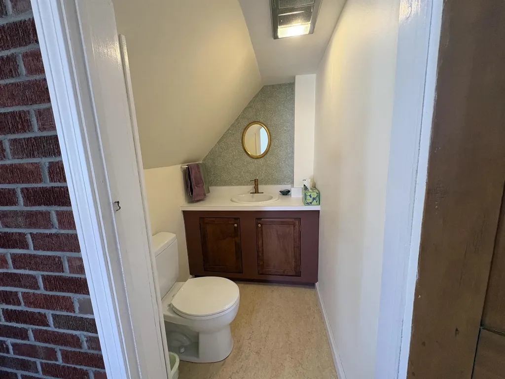27 Sunset Lane Brookfield VT 05036