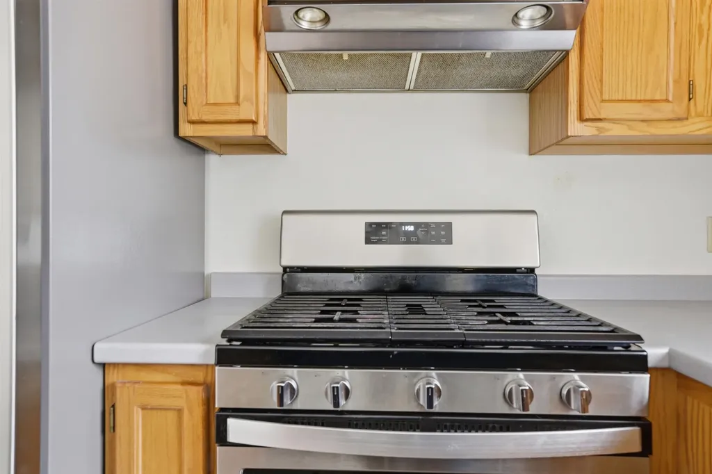 2 Freshwater Court Nashua NH 03060