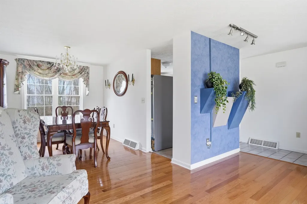 2 Freshwater Court Nashua NH 03060