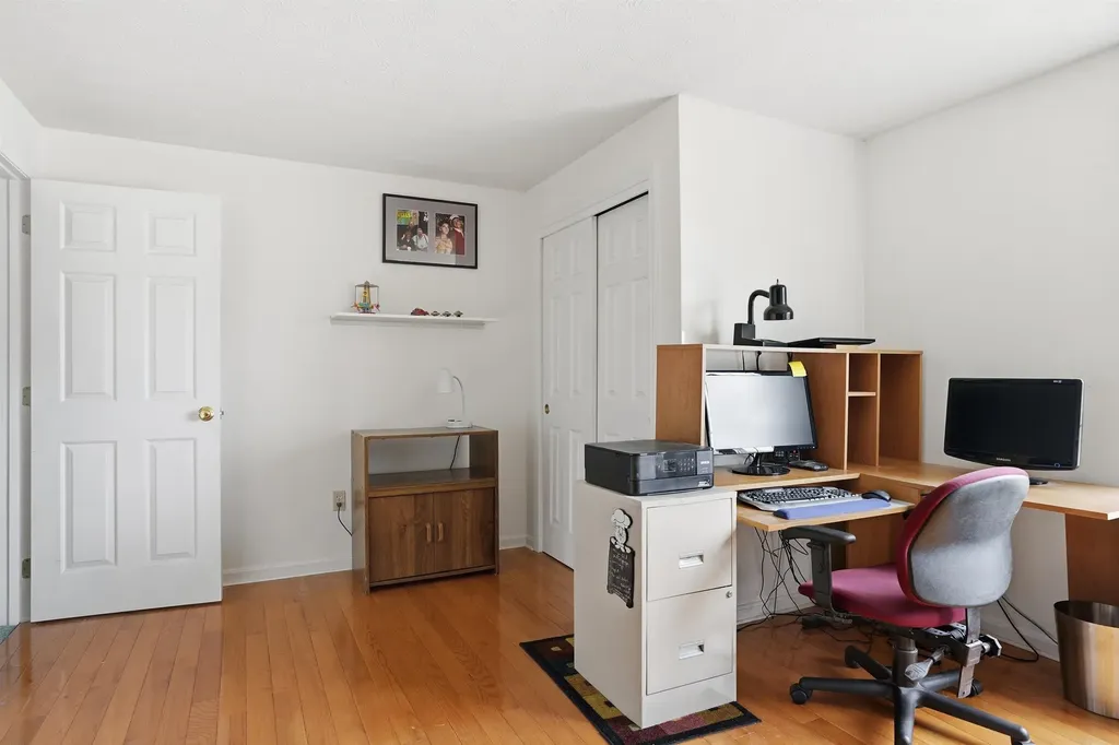 2 Freshwater Court Nashua NH 03060