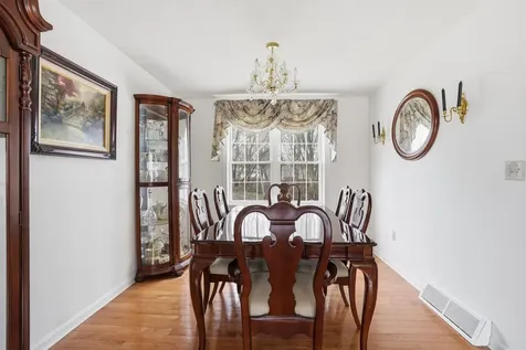 2 Freshwater Court Nashua NH 03060