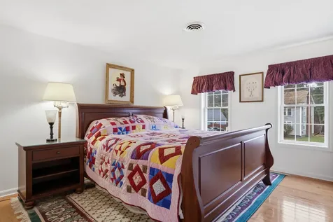 2 Freshwater Court Nashua NH 03060