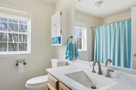 2 Freshwater Court Nashua NH 03060