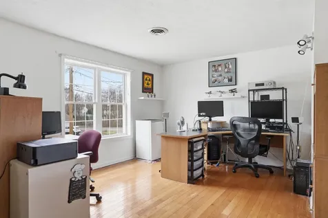 2 Freshwater Court Nashua NH 03060