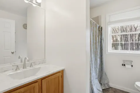 2 Freshwater Court Nashua NH 03060