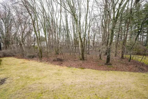 2 Freshwater Court Nashua NH 03060