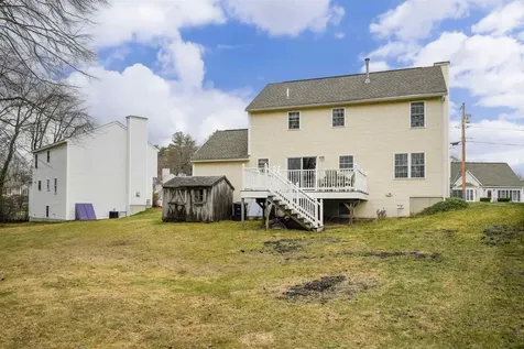 2 Freshwater Court Nashua NH 03060