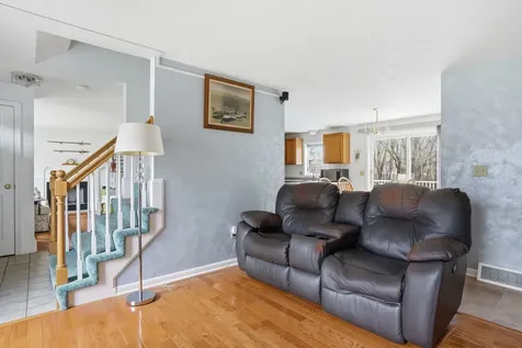 2 Freshwater Court Nashua NH 03060