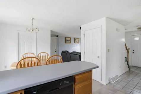 2 Freshwater Court Nashua NH 03060