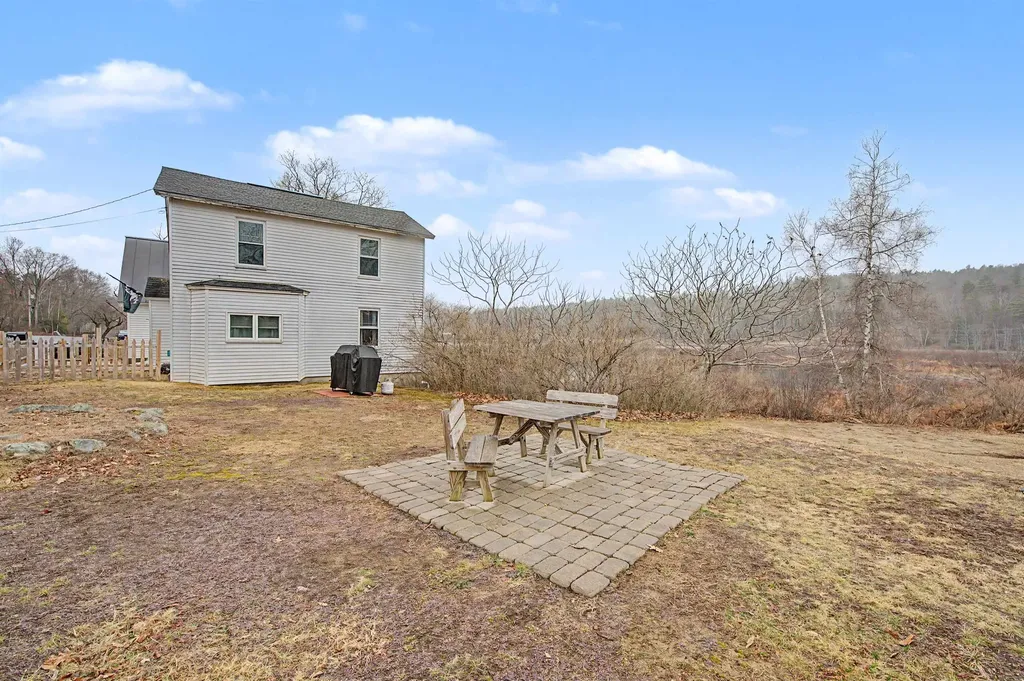 88 Cash Street Croydon NH 03773