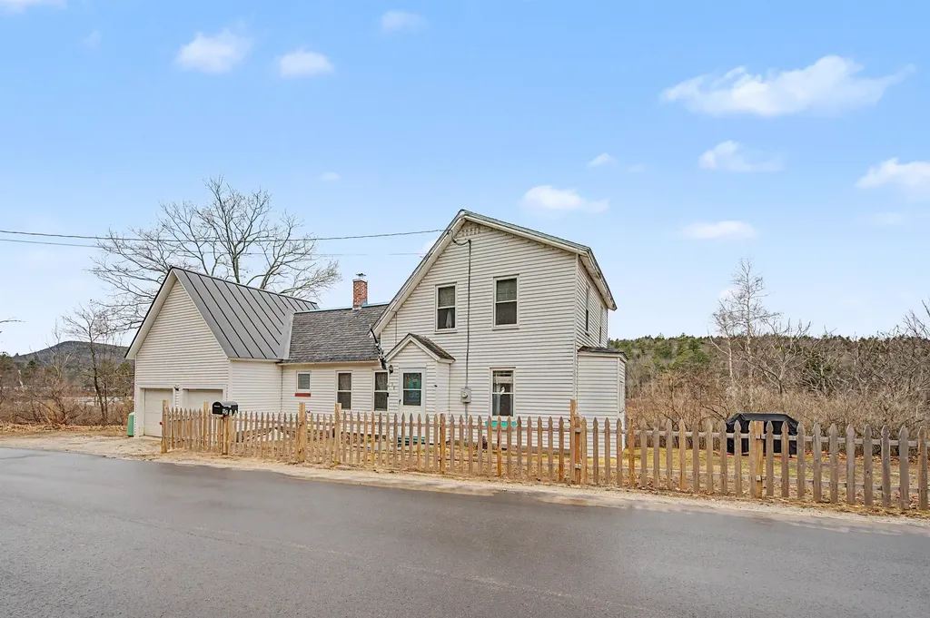 88 Cash Street Croydon NH 03773